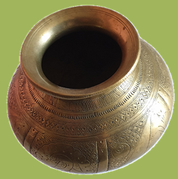 vase bronze