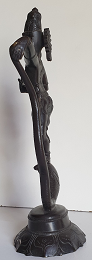statue